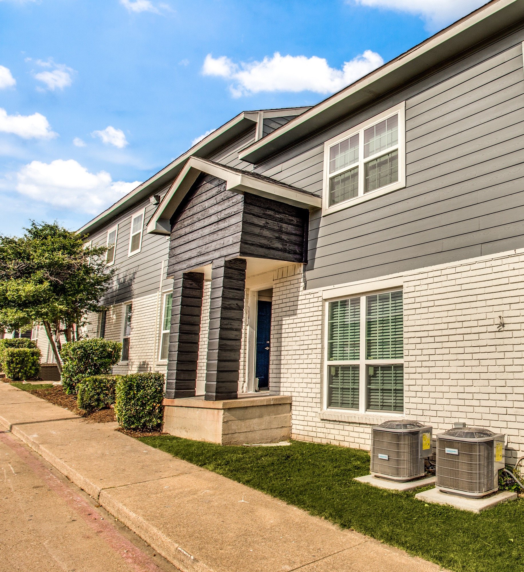 Casas Unicas — Dallas, Texas